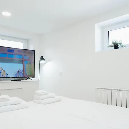 Tv *